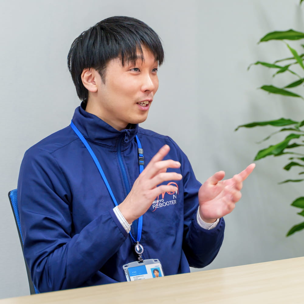 先輩社員インタビュー