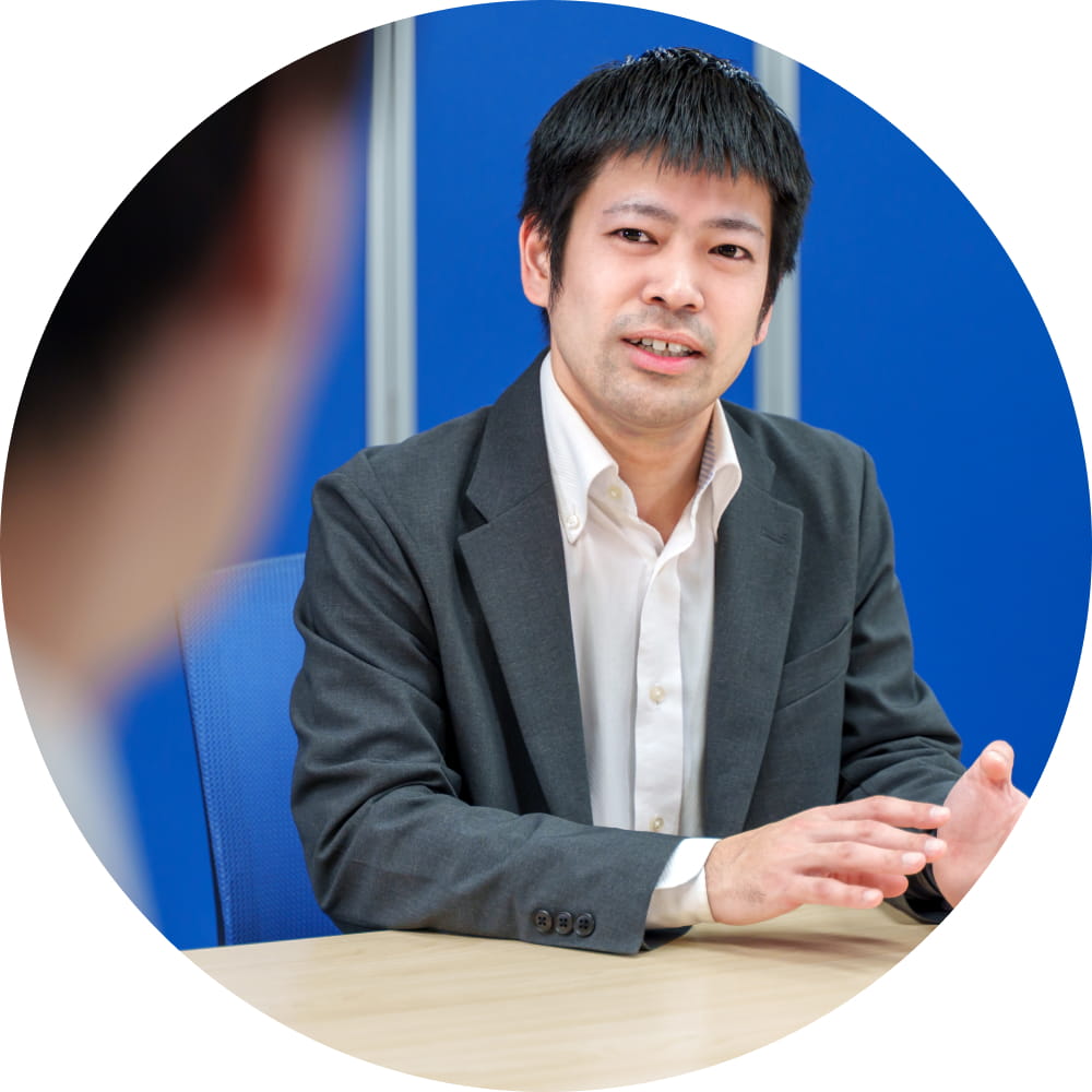 先輩社員インタビュー